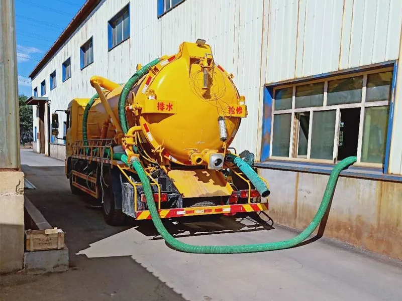 上城厂区化粪池清理